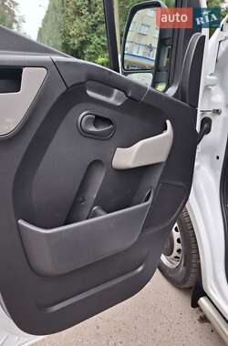 Грузовой фургон Renault Master 2018 в 