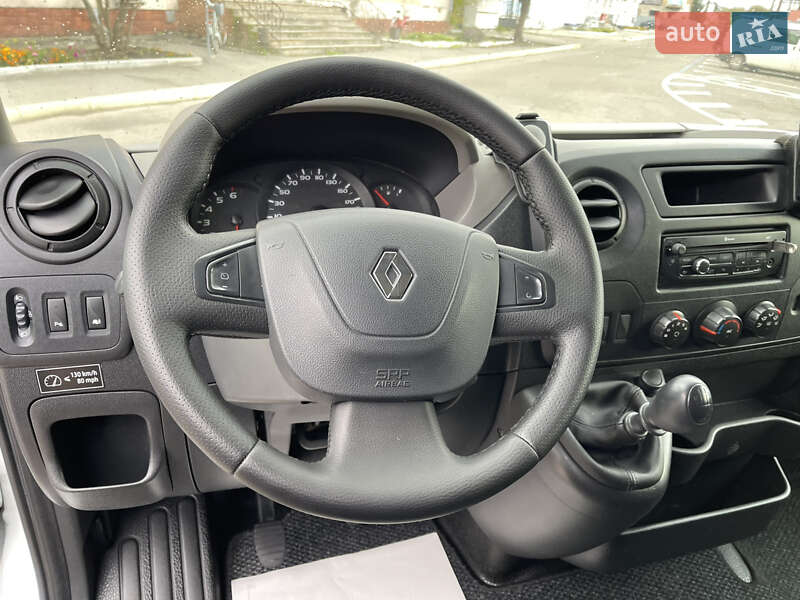 Грузовой фургон Renault Master 2015 в Радивилове