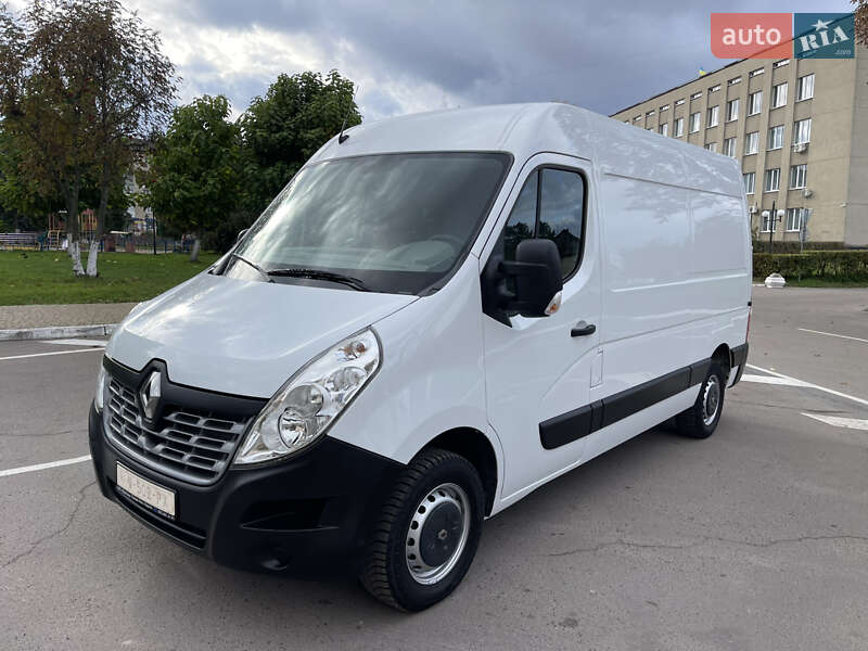 Грузовой фургон Renault Master 2015 в Радивилове