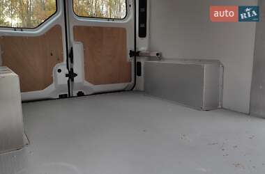 Грузовой фургон Renault Master 2019 в 
