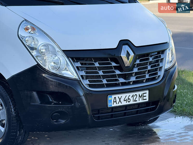 Вантажний фургон Renault Master 2016 в Миргороді