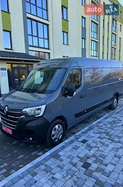 Грузовой фургон Renault Master 2023 в 