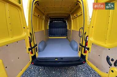 Грузовой фургон Renault Master 2022 в 