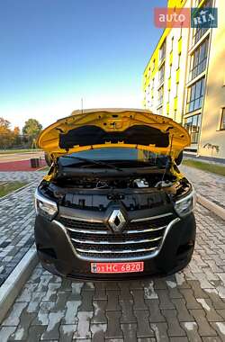 Грузовой фургон Renault Master 2022 в 