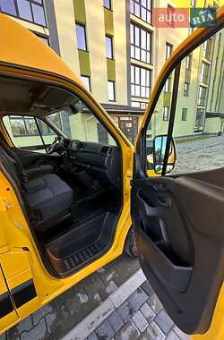 Грузовой фургон Renault Master 2022 в 