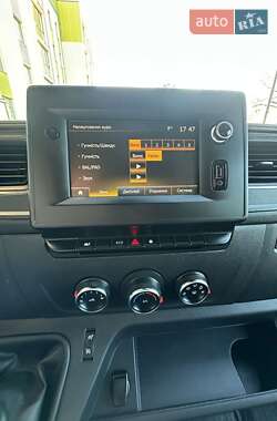 Грузовой фургон Renault Master 2022 в 