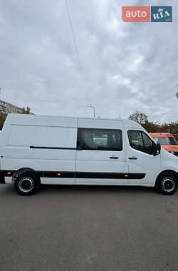 Грузопассажирский фургон Renault Master 2015 в 