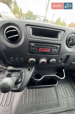 Грузопассажирский фургон Renault Master 2015 в 