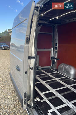 Грузовой фургон Renault Master 2017 в 
