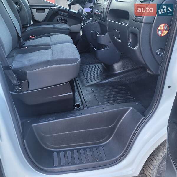 Микроавтобус Renault Master 2017 в Луцке фото 30 Микроавтобус Renault Master 2017 в Луцке