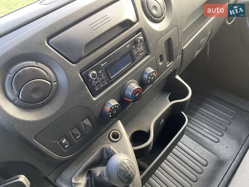 Грузовой фургон Renault Master 2018 в Дубно