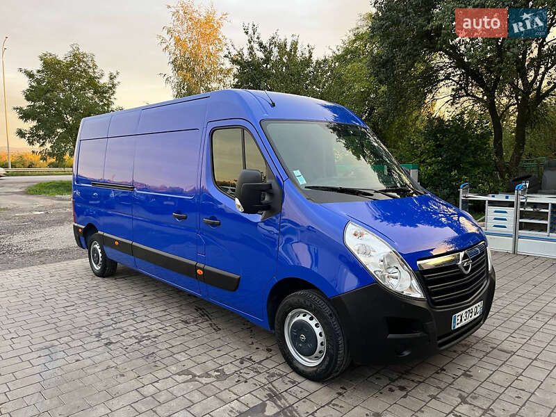 Грузовой фургон Renault Master 2018 в  фото Грузовой фургон Renault Master 2018 в