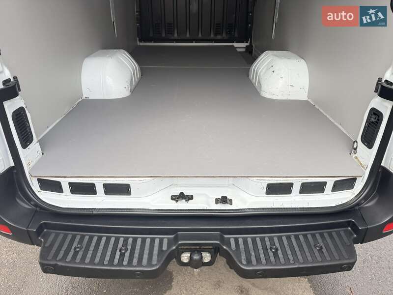 Мікроавтобус вантажний (до 3,5т) Renault Master 2022 в Луцьку