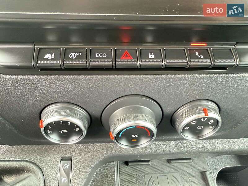 Мікроавтобус вантажний (до 3,5т) Renault Master 2022 в Луцьку