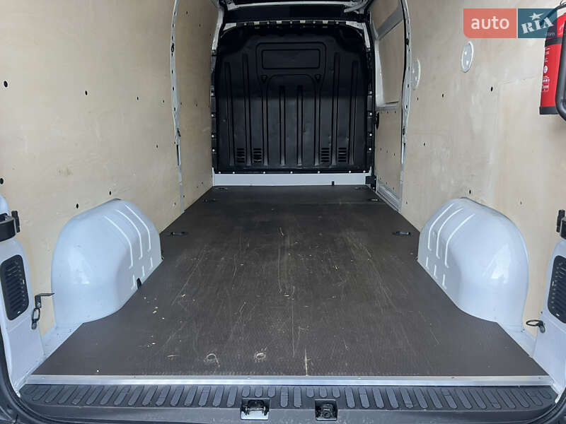 Мікроавтобус вантажний (до 3,5т) Renault Master 2022 в Бердичеві