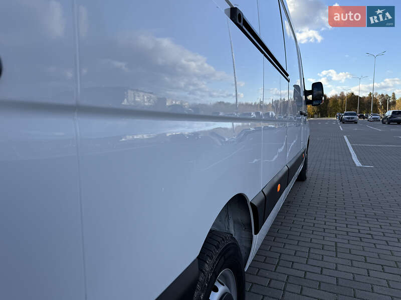 Грузовой фургон Renault Master 2023 в Дубно
