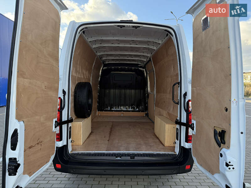 Грузовой фургон Renault Master 2023 в Дубно