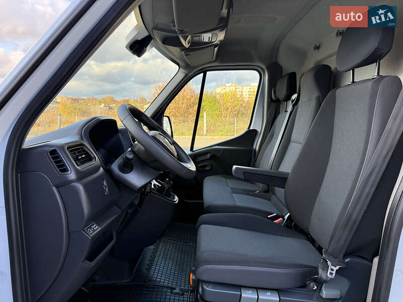 Грузовой фургон Renault Master 2023 в Дубно