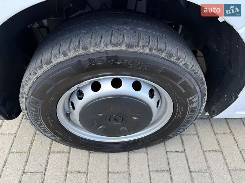 Грузовой фургон Renault Master 2023 в Дубно