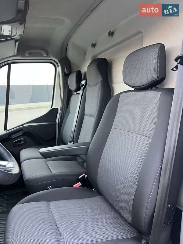 Вантажний фургон Renault Master 2021 в Луцьку