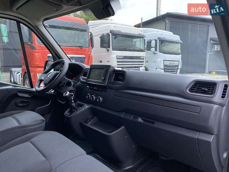 Грузовой фургон Renault Master 2021 в Хусте