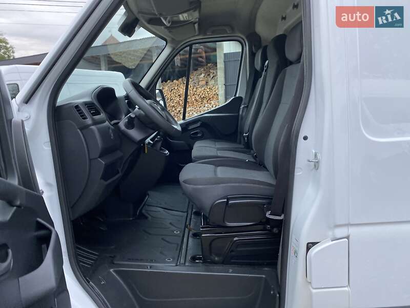 Грузовой фургон Renault Master 2021 в Хусте