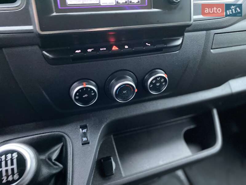 Грузовой фургон Renault Master 2021 в Хусте