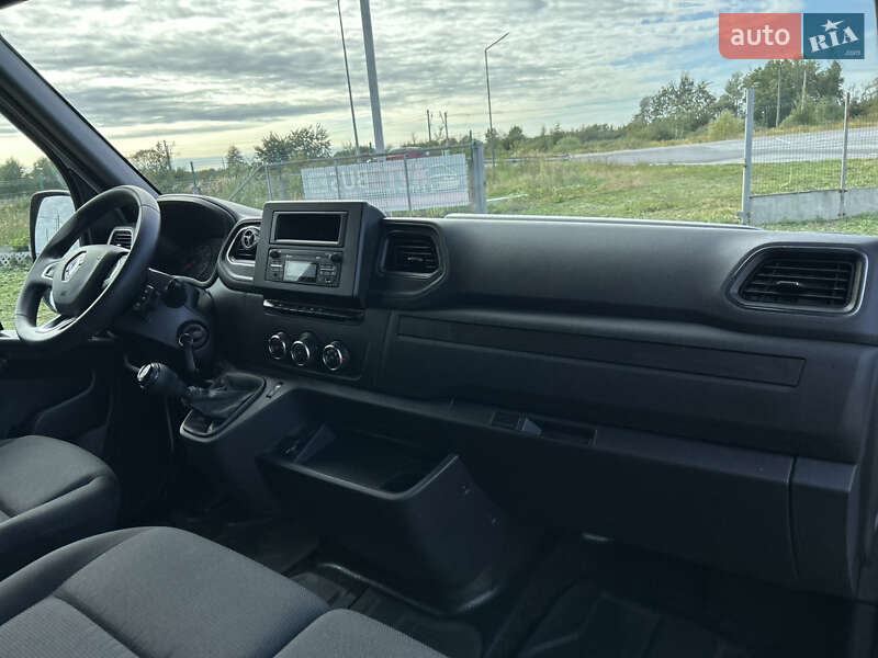 Грузовой фургон Renault Master 2023 в Стрые