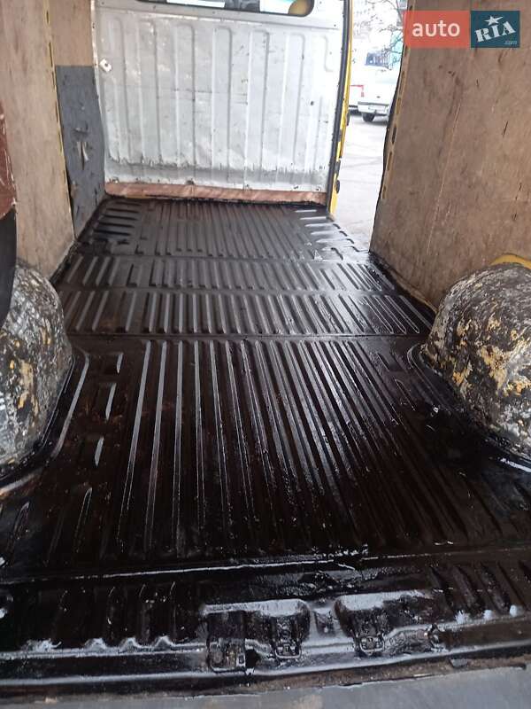 Грузовой фургон Renault Master 2005 в Киеве