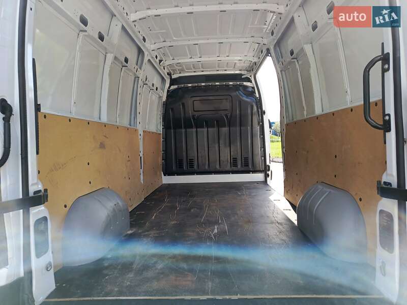 Вантажний фургон Renault Master 2021 в Києві