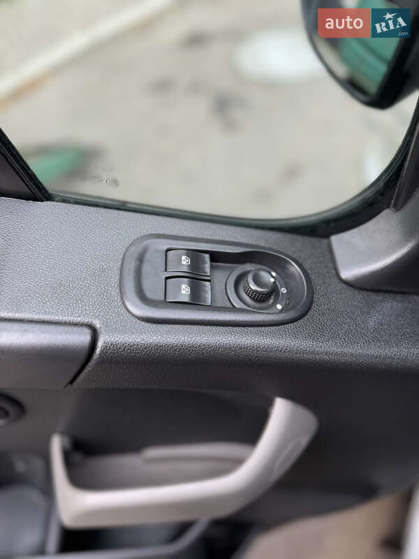 Микроавтобус Renault Master 2015 в Киеве