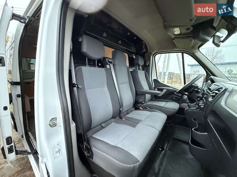 Грузовой фургон Renault Master 2017 в Львове