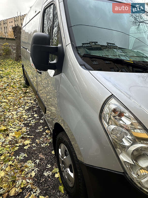 Грузовой фургон Renault Master 2015 в Киеве