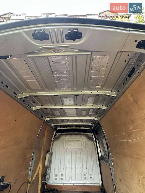 Грузовой фургон Renault Master 2015 в Киеве