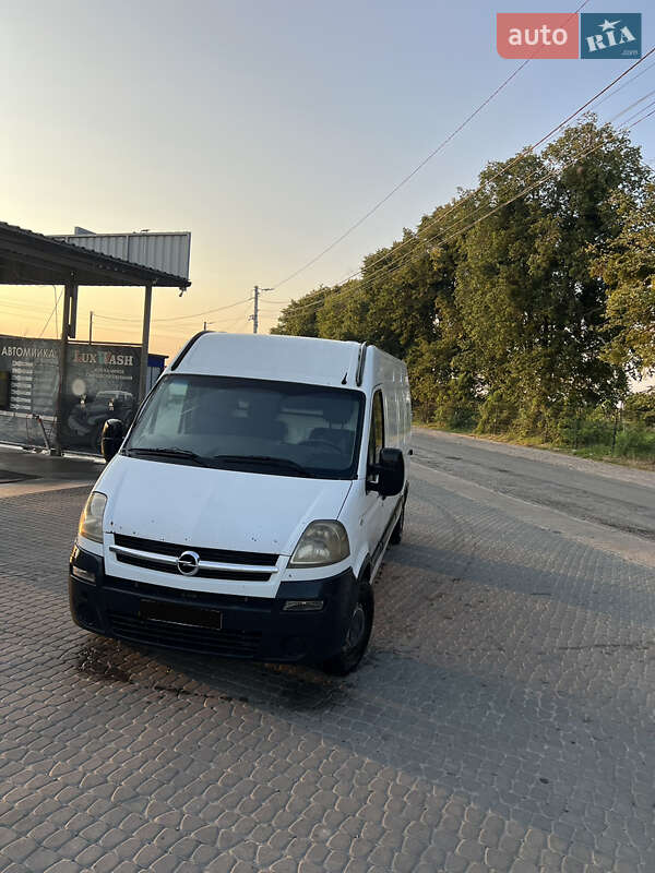 Грузовой фургон Renault Master 2005 в Львове