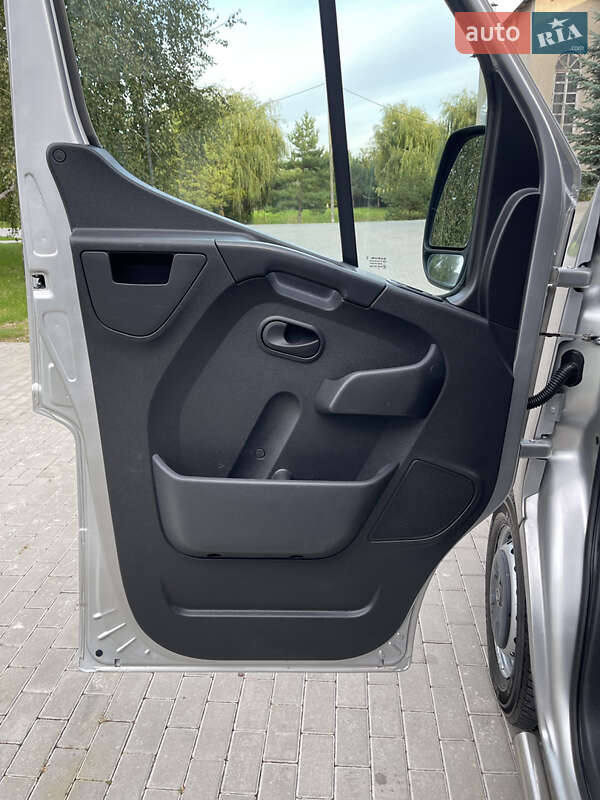 Грузовой фургон Renault Master 2018 в Луцке