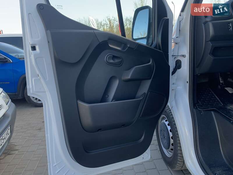Вантажний фургон Renault Master 2021 в Бердичеві