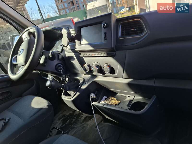 Вантажний фургон Renault Master 2022 в Івано-Франківську