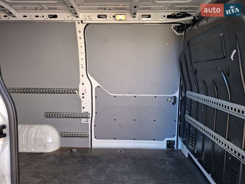 Вантажний фургон Renault Master 2022 в Івано-Франківську