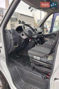 Эвакуатор Renault Master 2015 в Ровно