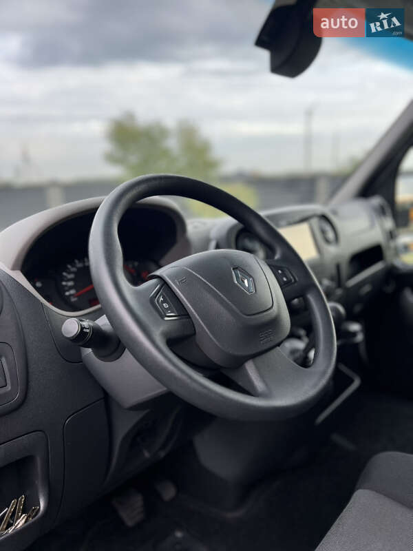 Грузовой фургон Renault Master 2017 в Луцке