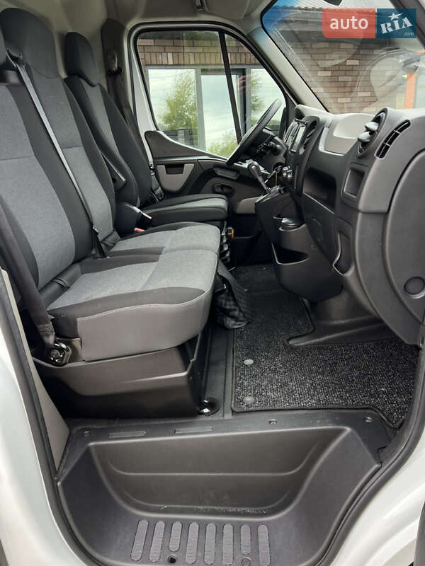 Грузовой фургон Renault Master 2017 в Луцке