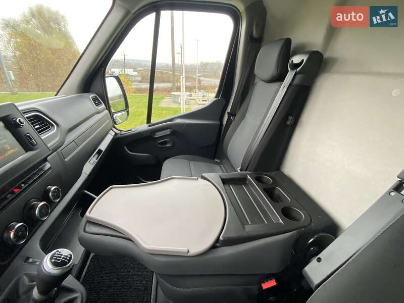 Вантажний фургон Renault Master 2021 в Ірпені