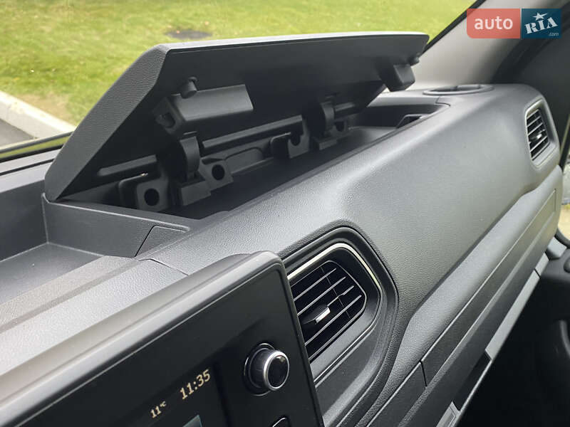 Вантажний фургон Renault Master 2021 в Ірпені