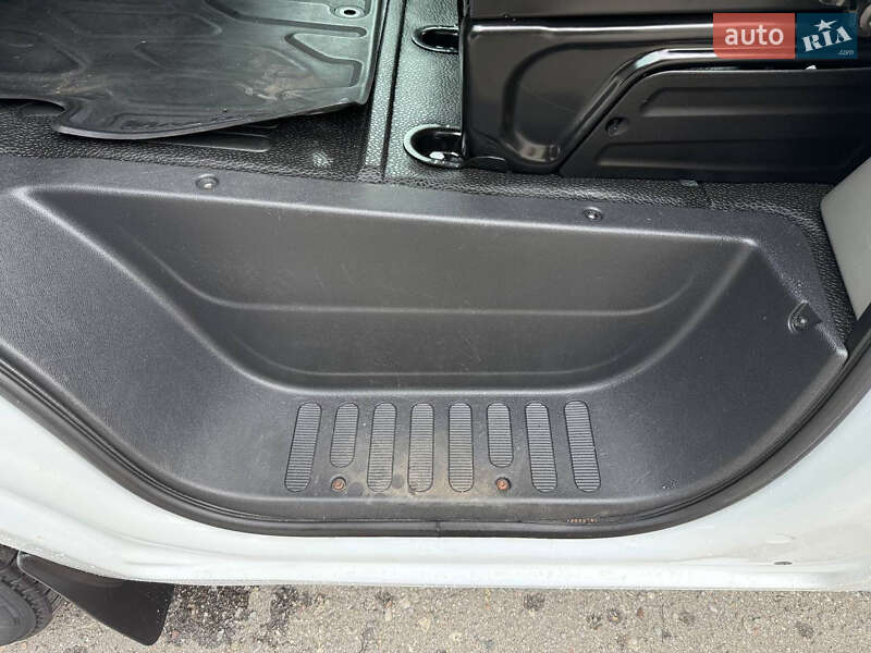 Грузопассажирский фургон Renault Master 2021 в Дубно фото 39 Грузопассажирский фургон Renault Master 2021 в Дубно