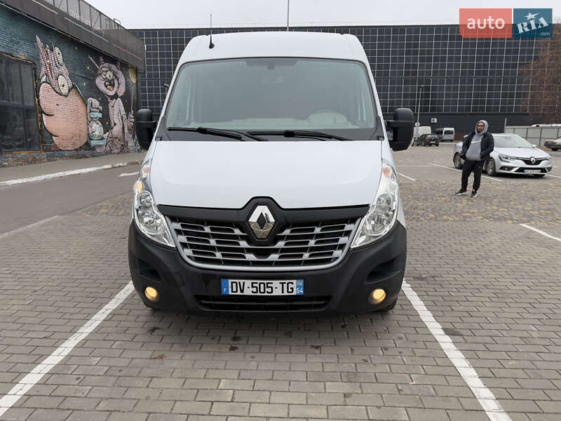 Мінівен Renault Master 2015 в Луцьку