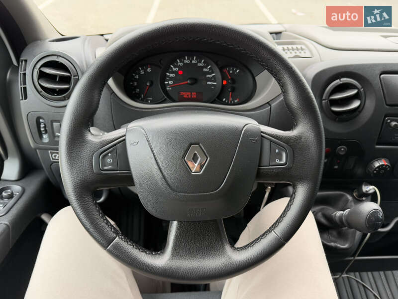 Мінівен Renault Master 2015 в Луцьку