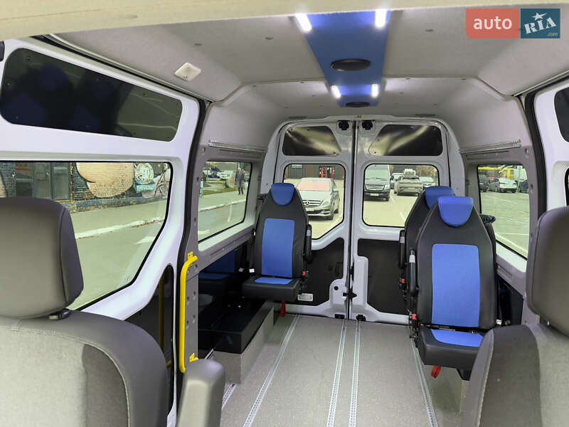 Мінівен Renault Master 2015 в Луцьку