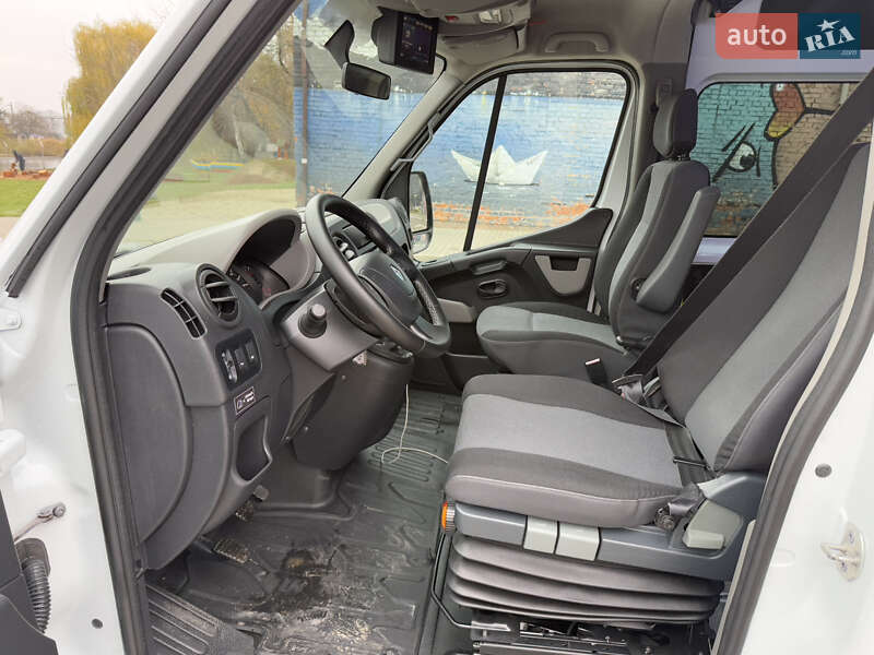 Мінівен Renault Master 2015 в Луцьку