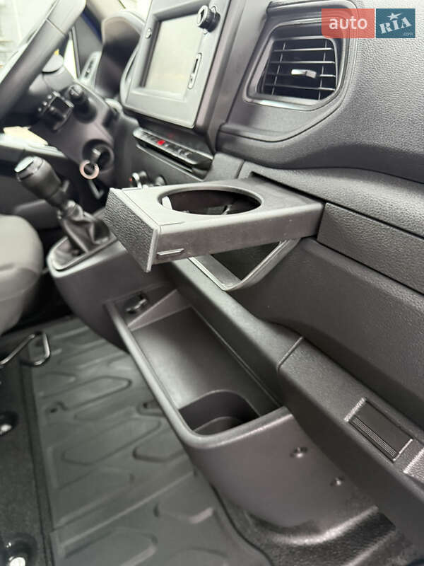 Грузовой фургон Renault Master 2023 в Киеве